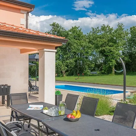 Villa Karmen *