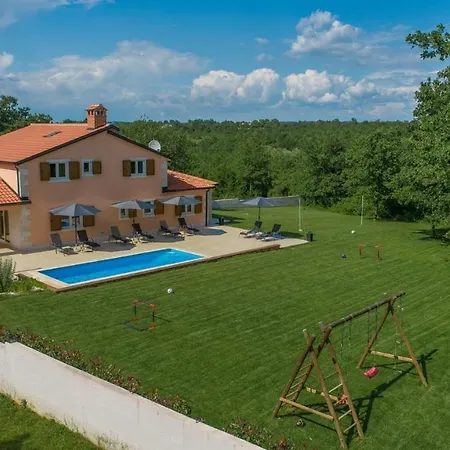 Karmen Villa *